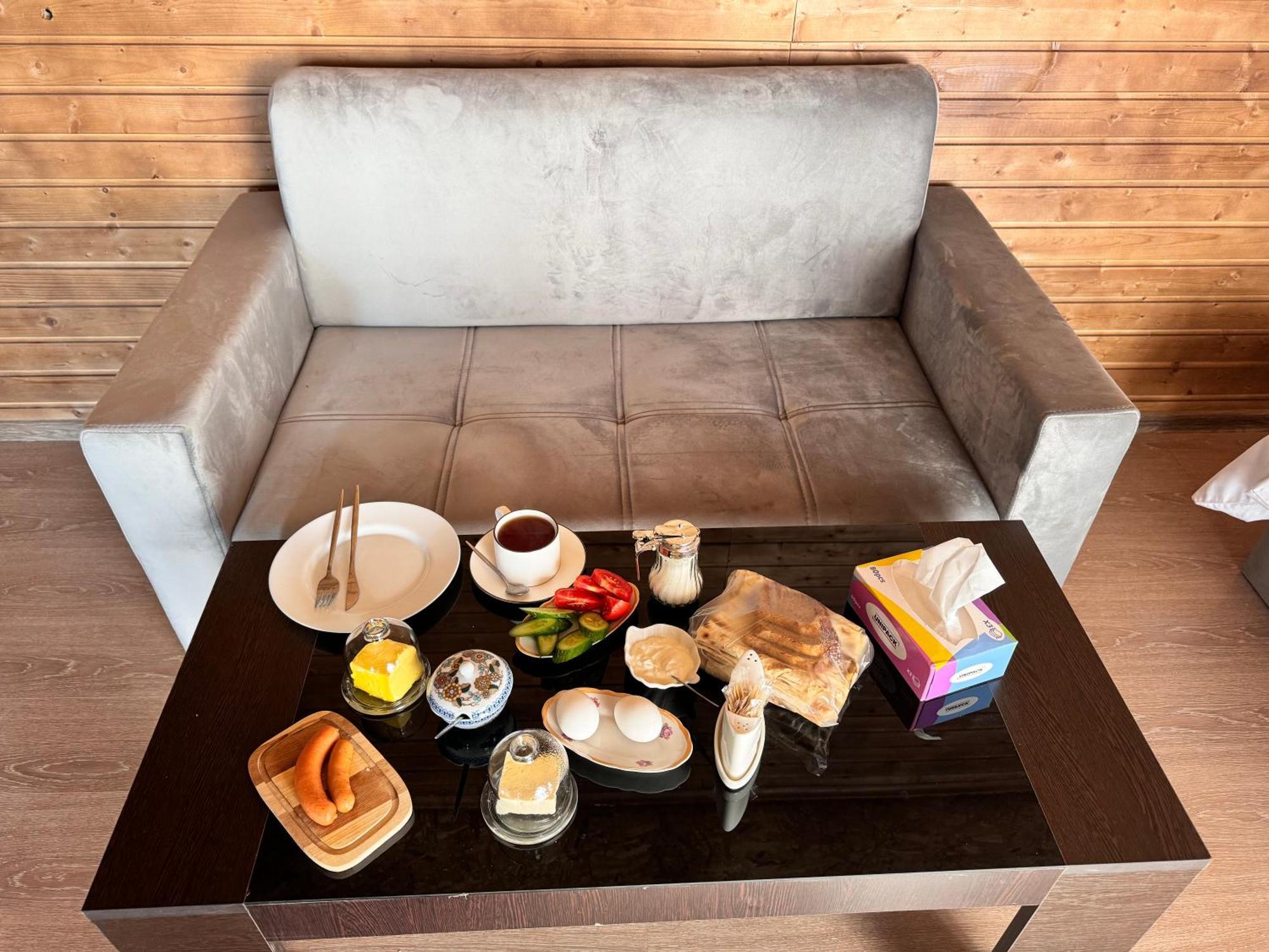 Hovakimyans Hotel P'arak'ar Buitenkant foto
